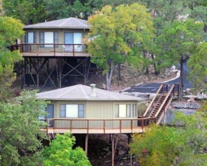 Vacation Resort Cottages Overlooking Lake Travis - image 20