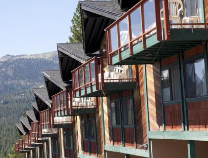 Mountain Resort Suites with Stunning Views of Lake Tahoe - image 1