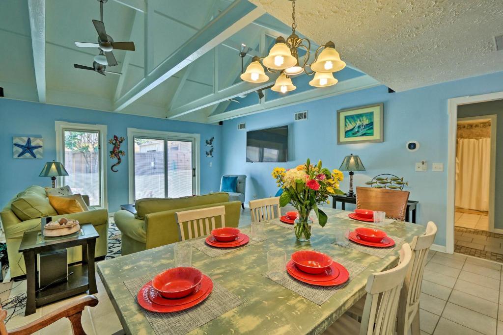 Palmetto Dunes Beach Villa with Resort Amenities - image 5