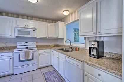 Palmetto Dunes Beach Villa with Resort Amenities - image 6