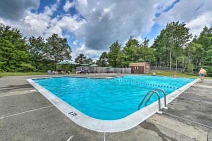 Serene Emerald Lakes Escape with Deck and Large Yard! - image 4