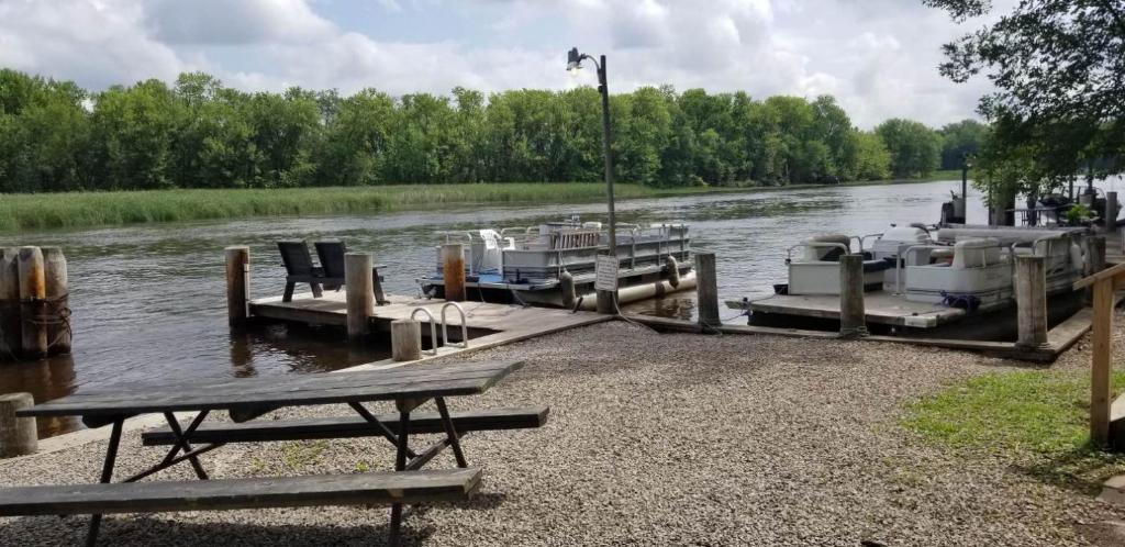 Perch Cabin - Waterfront resort on Fremont Wolf River - main image