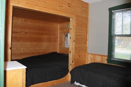 Perch Cabin - Waterfront resort on Fremont Wolf River - image 11