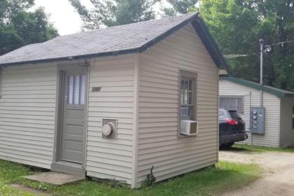 Trout Cabin - Waterfront resort on Fremont Wolf River - image 1