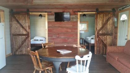 Muskie Cabin - Waterfront resort on Fremont Wolf River - image 3