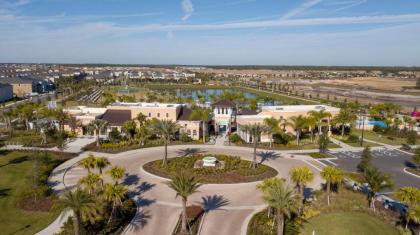 Splendid 3 Bd Close to Disney w/ Surf Park @ Solara Resort 2190 - image 8