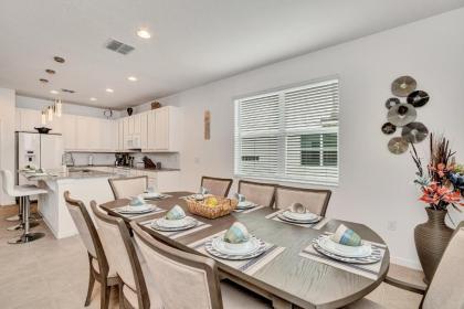 5BR Home - Family Luxury Resort - Private Pool and BBQ! - image 11