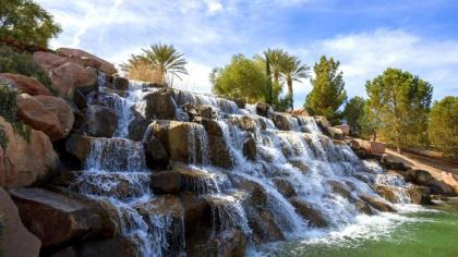 Luxury Lake Las Vegas Condo with Resort Amenities! - image 5