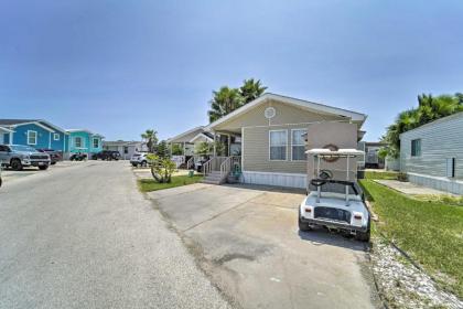 Long Island Village Home with Deck and Pool Access - image 20