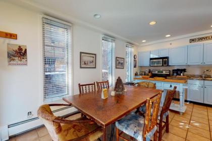 Lovely Vail Village Creekside 2 Bedroom Condo with Hot Tub and Pool. - image 4