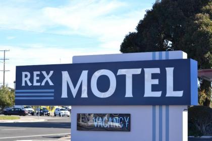 Rex Motel - image 10
