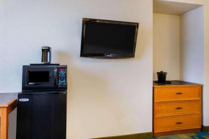 La Quinta Inn & Suites by Wyndham Norfolk Virginia Beach - image 14