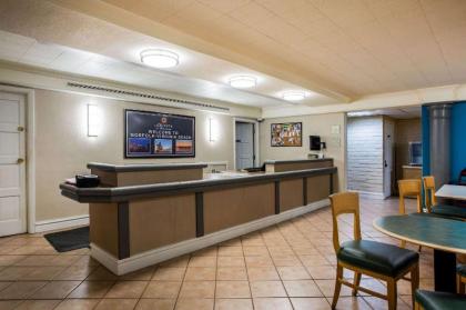 La Quinta Inn & Suites by Wyndham Norfolk Virginia Beach - image 11