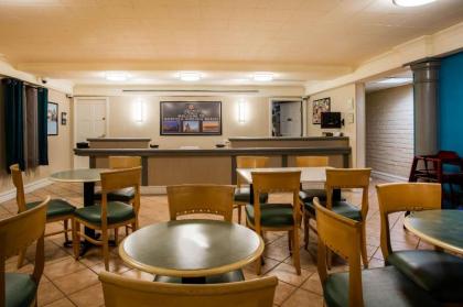 La Quinta Inn & Suites by Wyndham Norfolk Virginia Beach - image 12