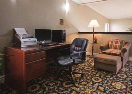 Quality Inn & Suites Near University - image 7