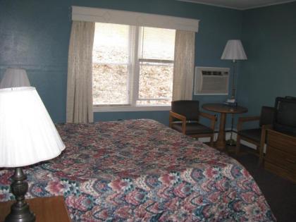 The Colonial Inn & Motel - image 11