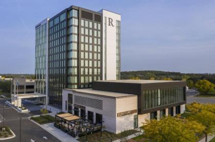 Renaissance Milwaukee West Hotel - image 8