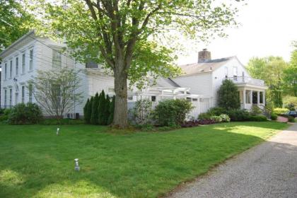 Captain Stannard House Bed and Breakfast Country Inn