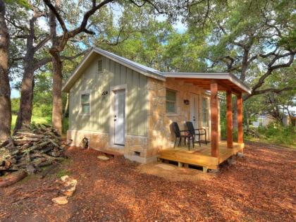 Cabins at Flite Acres-Mockingbird Cabin - image 13