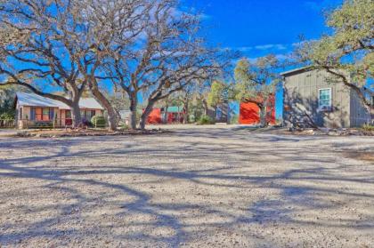 The Ranch at Wimberley - Dance Hall Cabin #1 - image 9