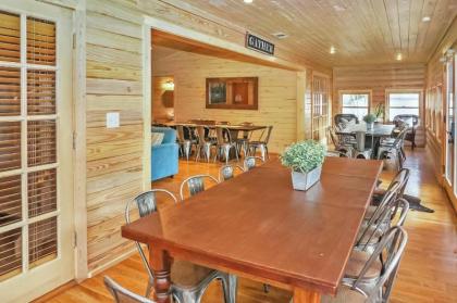 Wimberley Log Cabins Resort and Suites - Reunion Cabin - image 10