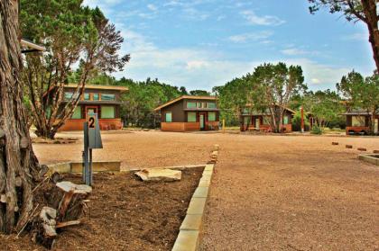 Green Acres Cottages - Gruene Suite - image 12