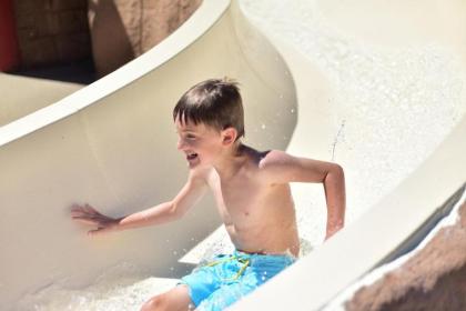 Atlantis Waterpark Hotel - image 12