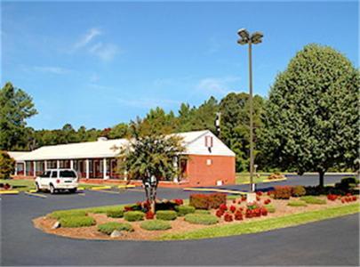 Yorktown Motor Lodge - image 2