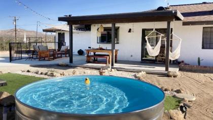 Peaceful Retreat - Billiards Room Private Hot Tub home