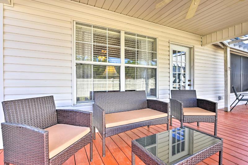 Upscale Yulee Home with Deck - 10 Mi to Beaches - image 4